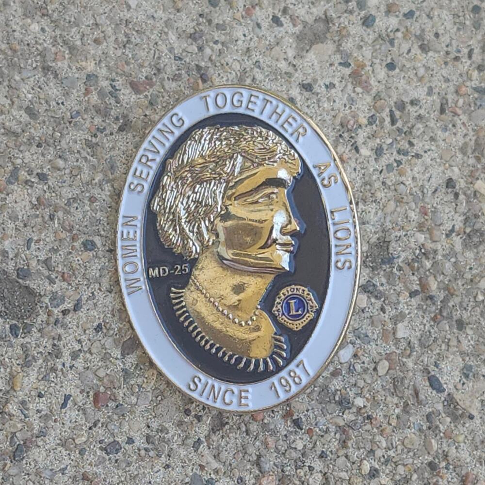 Lions Club Women Serving Together Since 1987 MD-25 Silver Enamel Lapel Pin Badge